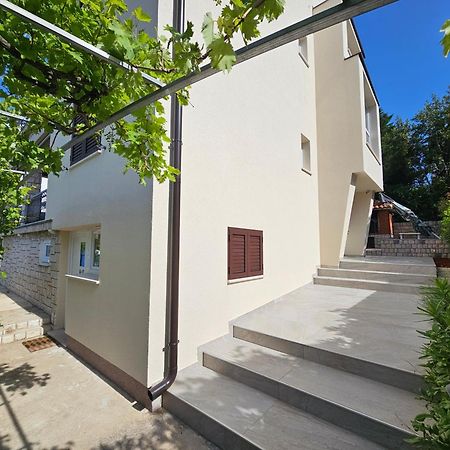 Vila Beleca Krk - Apartments Rest & Sea Krk Town Luaran gambar