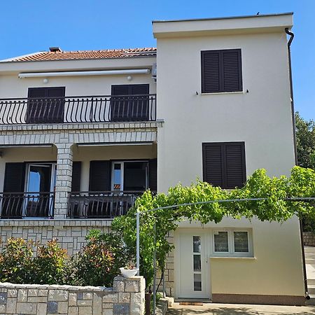 Vila Beleca Krk - Apartments Rest & Sea Krk Town Luaran gambar