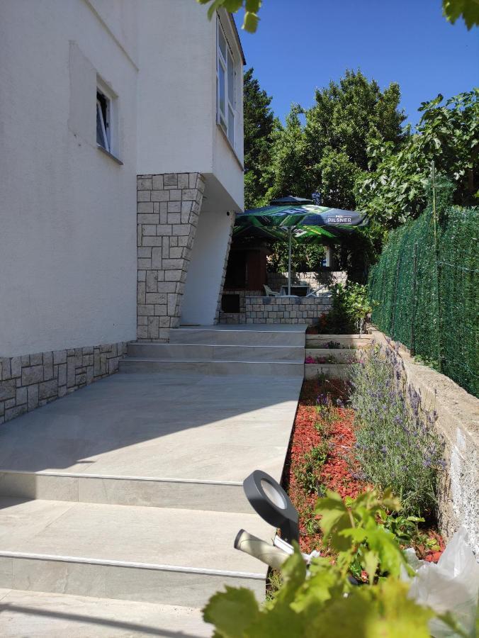 Vila Beleca Krk - Apartments Rest & Sea Krk Town Luaran gambar